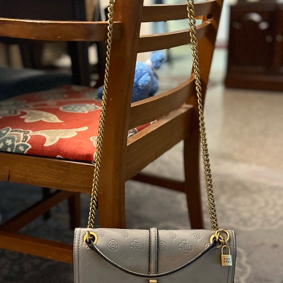 Calvin Klein shoulder/crossbody handbag. Gray with gold hardware. Used once. - Picture 4 of 6